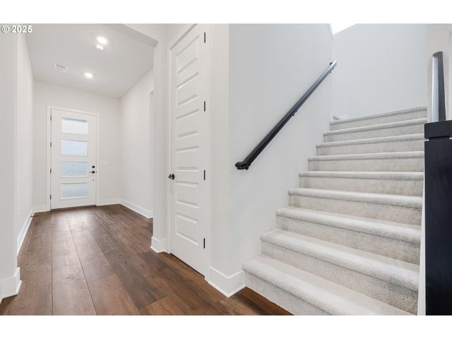 364 W MAPLE St, Washougal, WA 98671