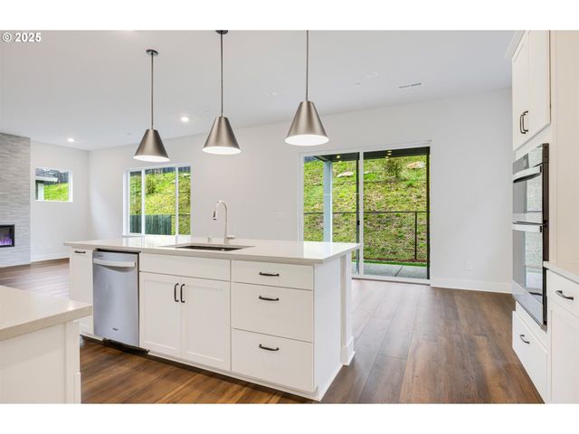 364 W MAPLE St, Washougal, WA 98671