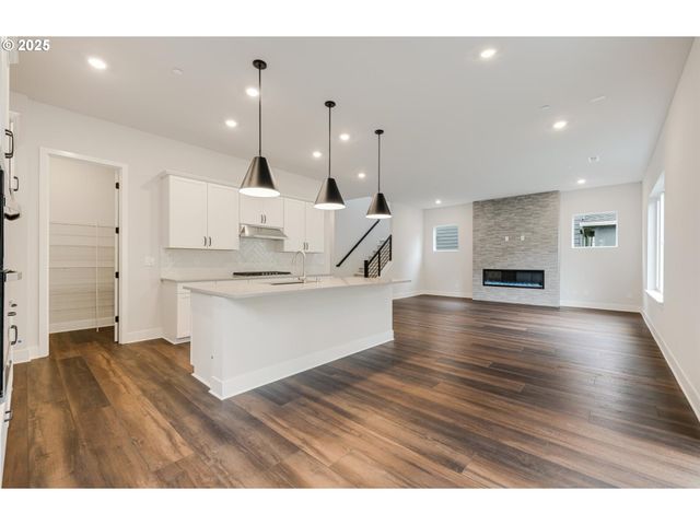 364 W MAPLE St, Washougal, WA 98671