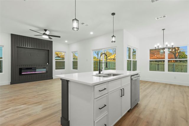 3702 Penelope Street, Dallas, TX 75210