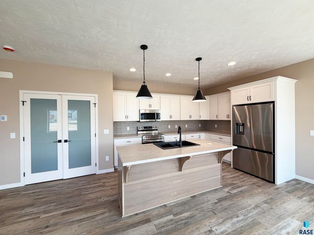 5931 S Spirea Ave Avenue, Sioux Falls, SD 57108