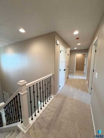 5931 S Spirea Ave Avenue, Sioux Falls, SD 57108