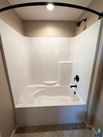 5931 S Spirea Ave Avenue, Sioux Falls, SD 57108