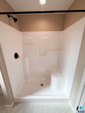 5931 S Spirea Ave Avenue, Sioux Falls, SD 57108