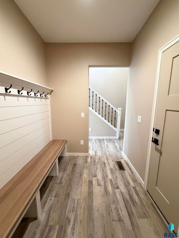 5931 S Spirea Ave Avenue, Sioux Falls, SD 57108