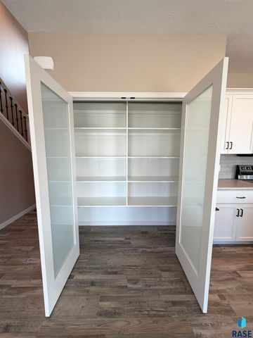 5931 S Spirea Ave Avenue, Sioux Falls, SD 57108