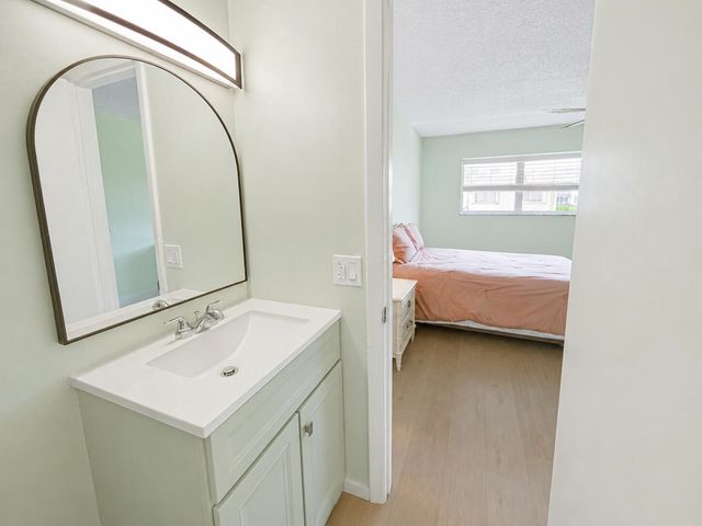 632 SNUG HARBOR Drive D18, Boynton Beach, FL 33435