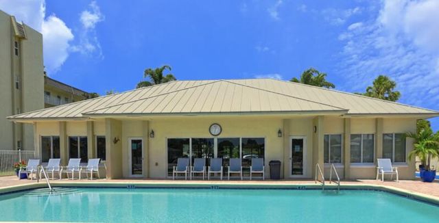632 SNUG HARBOR Drive D18, Boynton Beach, FL 33435