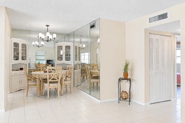 632 SNUG HARBOR Drive D18, Boynton Beach, FL 33435
