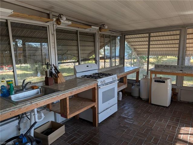 807 Holly Berry CT, North Fort Myers, FL 33917