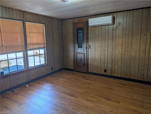 807 Holly Berry CT, North Fort Myers, FL 33917