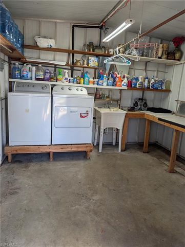 807 Holly Berry CT, North Fort Myers, FL 33917