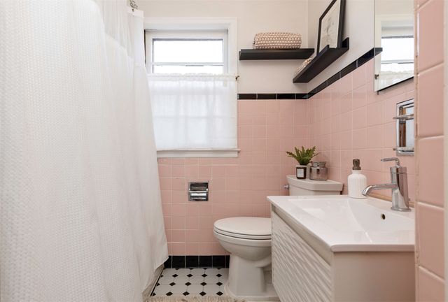 5000 Pleasant Street, Des Moines, IA 50312