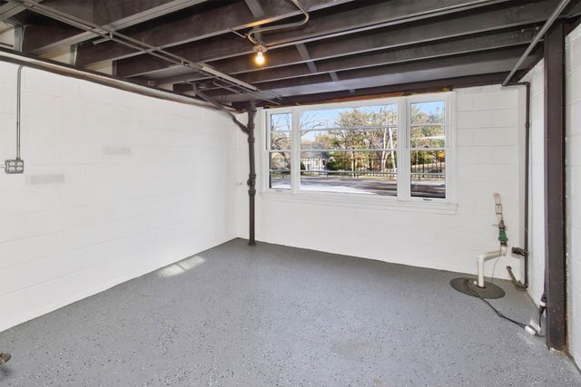 5000 Pleasant Street, Des Moines, IA 50312