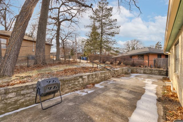 5000 Pleasant Street, Des Moines, IA 50312