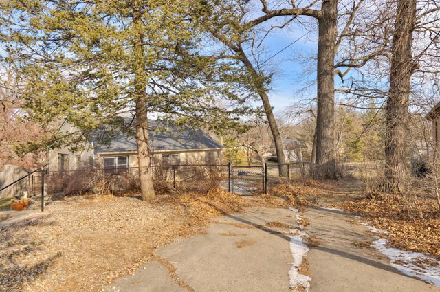 5000 Pleasant Street, Des Moines, IA 50312