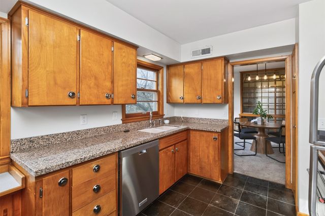 5000 Pleasant Street, Des Moines, IA 50312