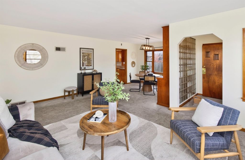 5000 Pleasant Street, Des Moines, IA 50312