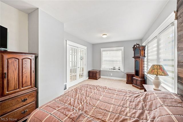 4651 E Lake Road, Sheffield Lake, OH 44054