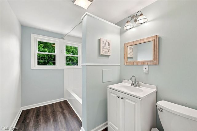 4651 E Lake Road, Sheffield Lake, OH 44054