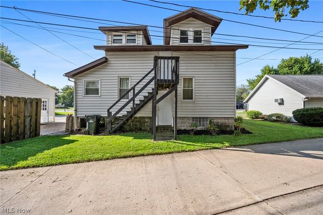 4651 E Lake Road, Sheffield Lake, OH 44054