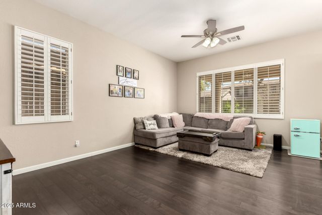 2043 W PERIWINKLE Way, Chandler, AZ 85248