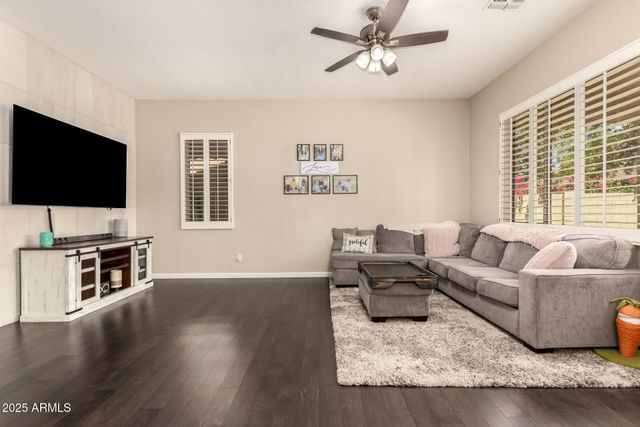 2043 W PERIWINKLE Way, Chandler, AZ 85248