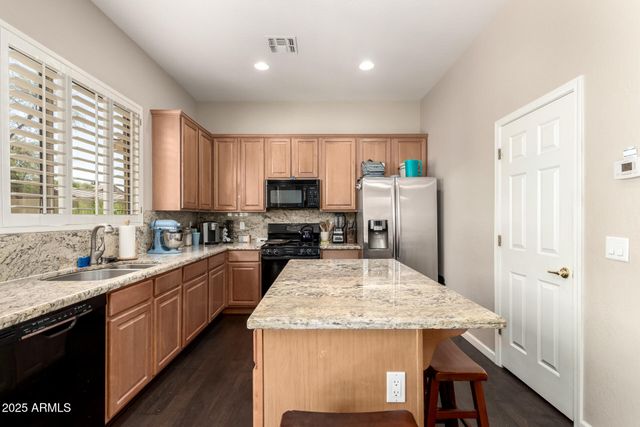 2043 W PERIWINKLE Way, Chandler, AZ 85248