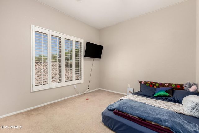 2043 W PERIWINKLE Way, Chandler, AZ 85248