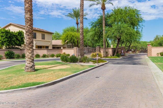 2043 W PERIWINKLE Way, Chandler, AZ 85248