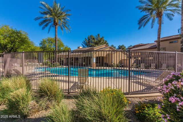 2043 W PERIWINKLE Way, Chandler, AZ 85248