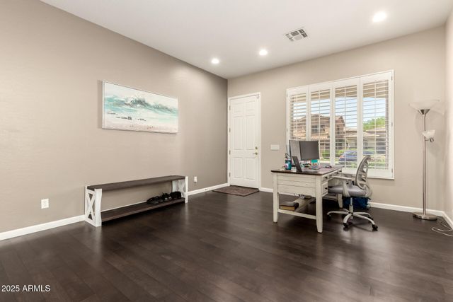 2043 W PERIWINKLE Way, Chandler, AZ 85248