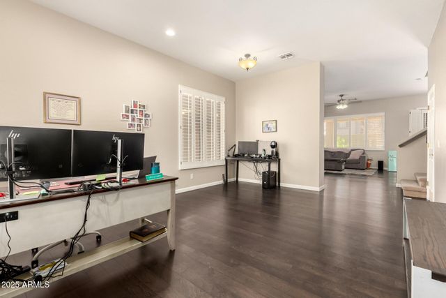 2043 W PERIWINKLE Way, Chandler, AZ 85248