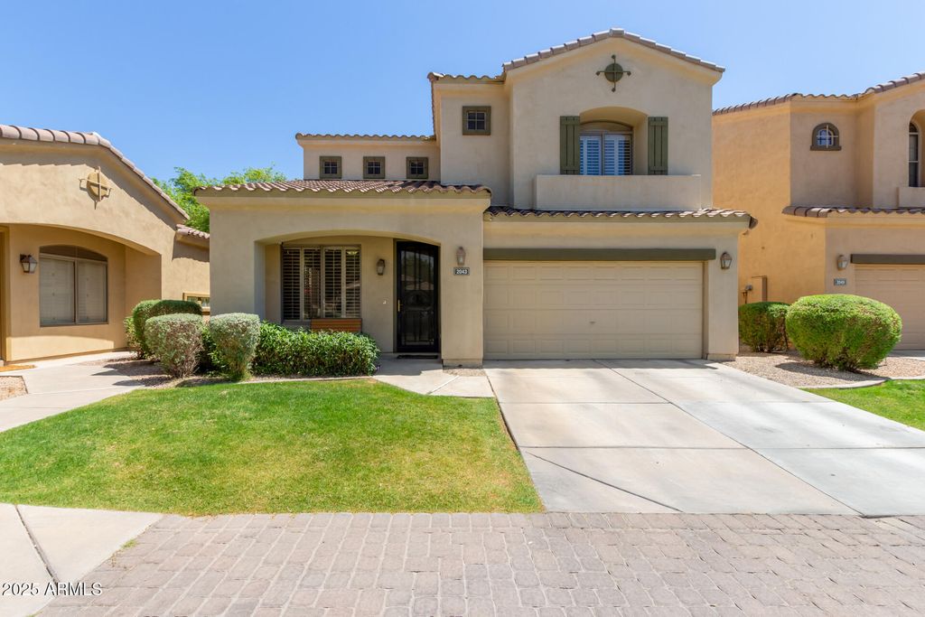 2043 W PERIWINKLE Way, Chandler, AZ 85248