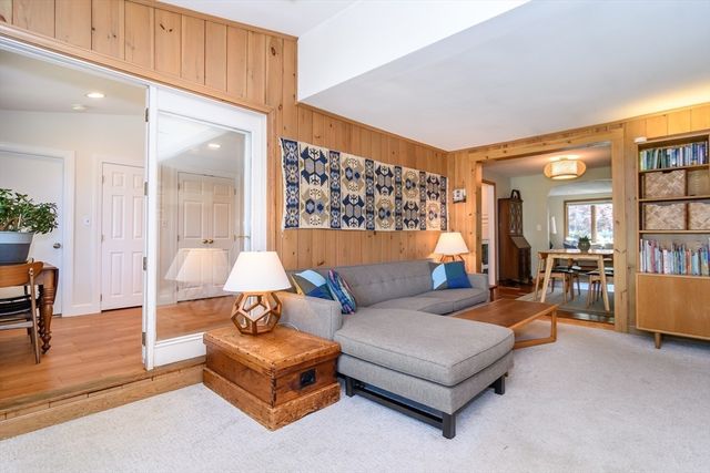 48 Beacon St, Natick, MA 01760