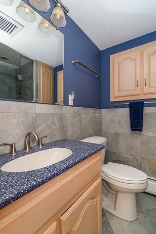 48 Beacon St, Natick, MA 01760