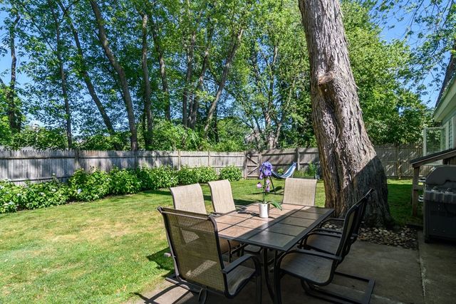 48 Beacon St, Natick, MA 01760