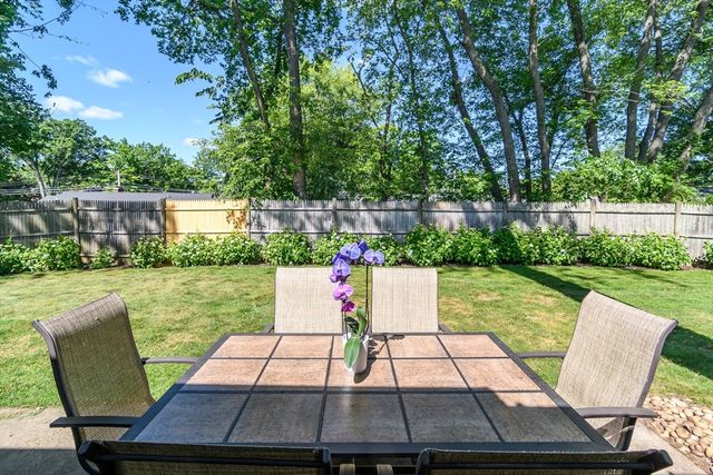 48 Beacon St, Natick, MA 01760
