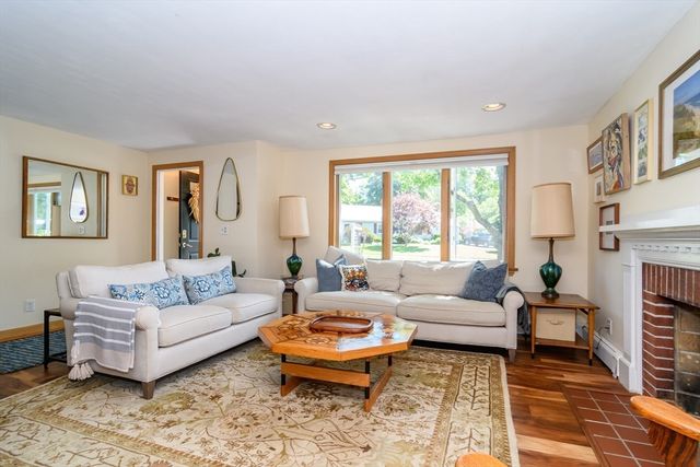 48 Beacon St, Natick, MA 01760