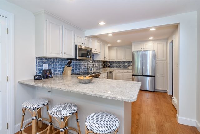 48 Beacon St, Natick, MA 01760