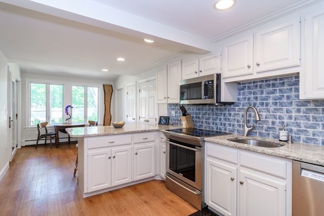 48 Beacon St, Natick, MA 01760