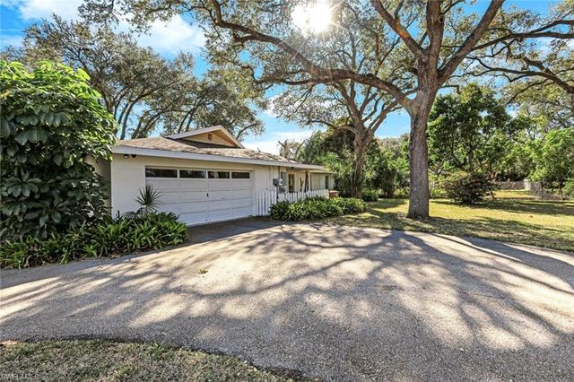 1334 Vesper DR, Fort Myers, FL 33901