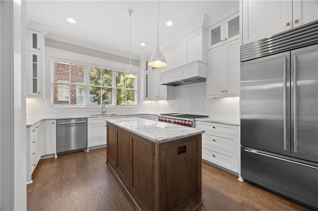 3715 Peachtree Road NE 9, Atlanta, GA 30319