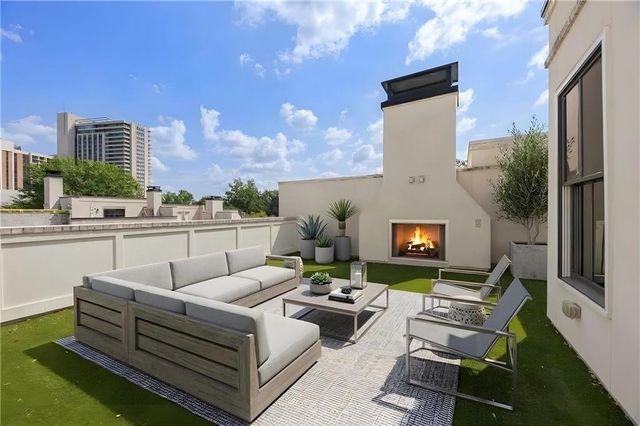 3715 Peachtree Road NE 9, Atlanta, GA 30319