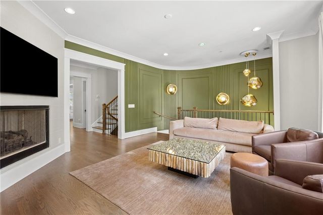 3715 Peachtree Road NE 9, Atlanta, GA 30319