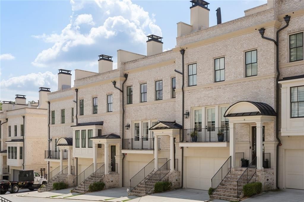 3715 Peachtree Road NE 9, Atlanta, GA 30319
