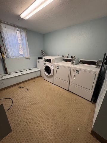 48 Gibbs St 2-1B, Worcester, MA 01607