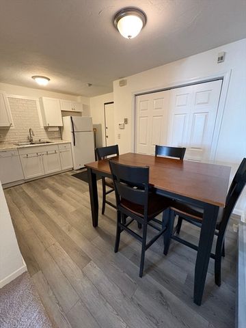 48 Gibbs St 2-1B, Worcester, MA 01607