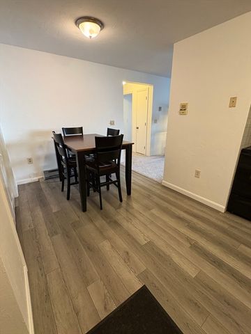 48 Gibbs St 2-1B, Worcester, MA 01607