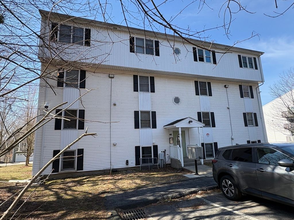 48 Gibbs St 2-1B, Worcester, MA 01607